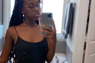 26 young pretty thang ready to have fun - Image 2